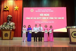 Trường Chính trị Tô Hiệu tổ chức Lễ chào cờ tháng 6, sinh hoạt chuyên đề về văn hóa số và công bố các quyết định điều động, bổ nhiệm cán bộ, viên chức năm 2026